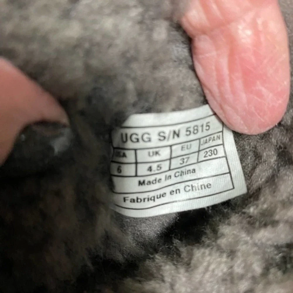 UGG taupe greyish